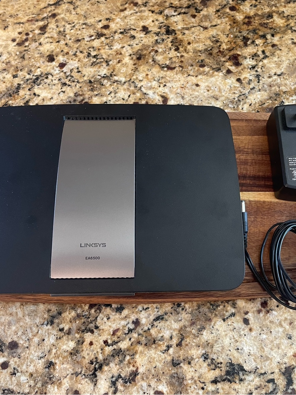 Linksys EA6500 Router in Black and Gunmetal